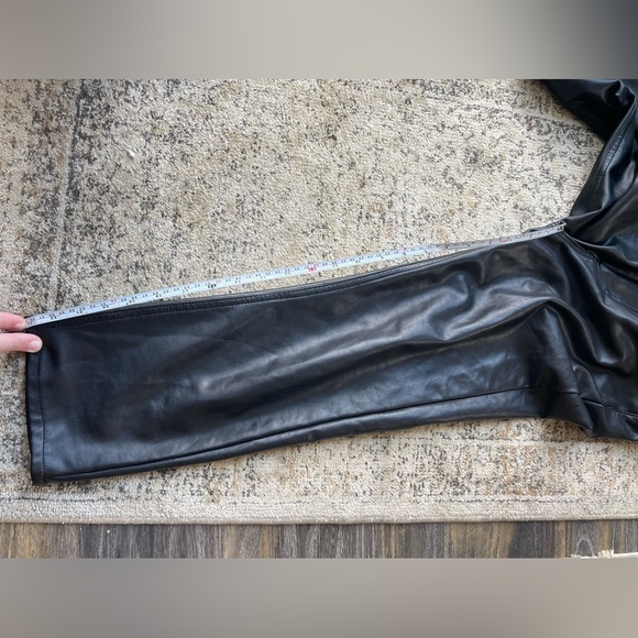 Abercrombie pleather high rise - Picture 3 of 5